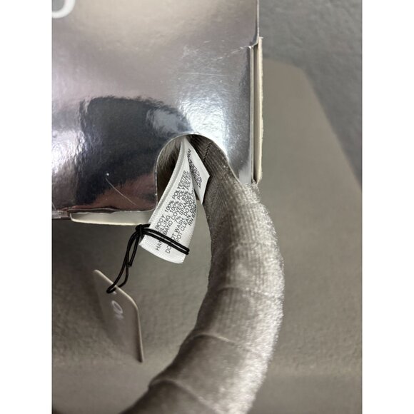 ON 34TH Women's Faux Fur Earmuffs Silver One Size Cute & Cozy Gift Box NWT's - Picture 5 of 7